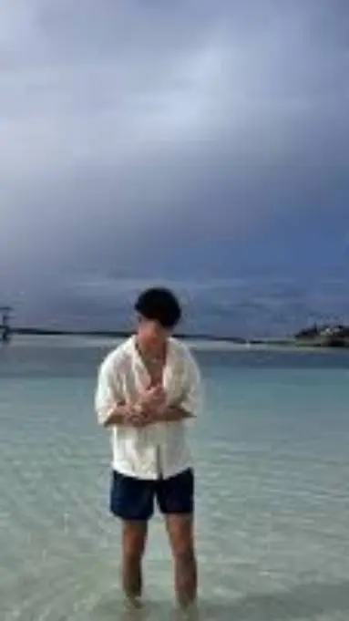 ai character: malachi background