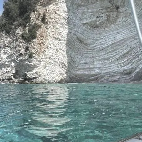 chat with ai character: Obx  x love island