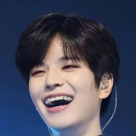 chat with ai character: seungmin 