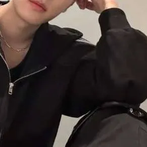 chat with ai character: seungmin