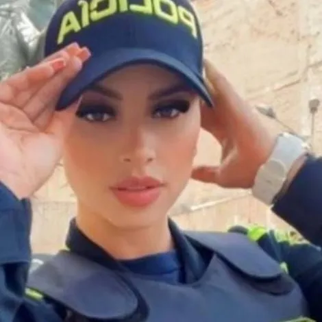 chat with ai character: hot police lady