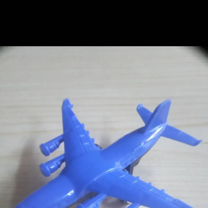 chat with ai character: commercial airline