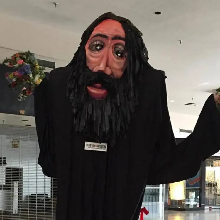 chat with ai character: Julien Reverchon