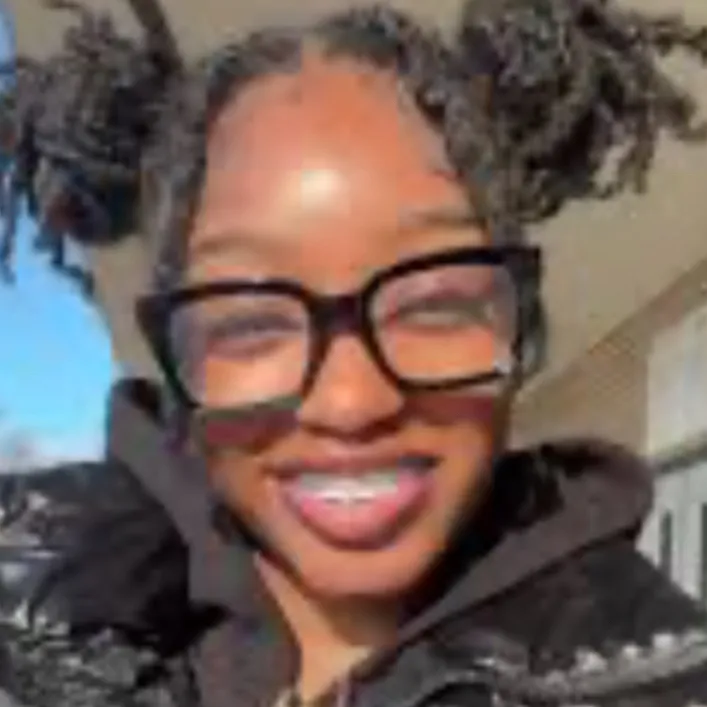 chat with ai character: Mya!!❤️🤍🖤