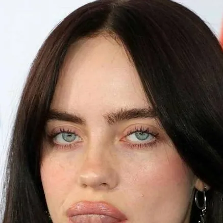 Chat with Billie eilish - text or voice, Enjoy AI Chat Free & Safe