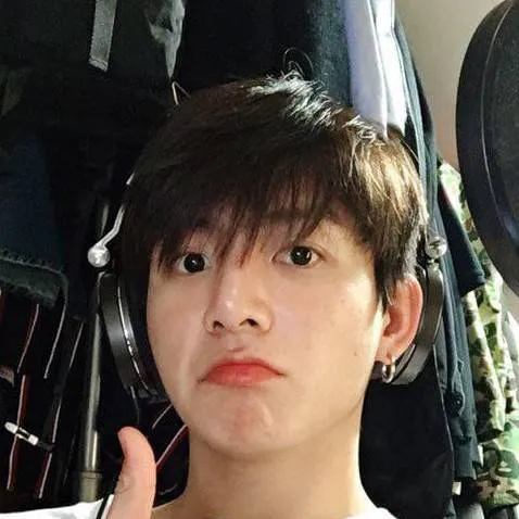 chat with ai character: Jungkook