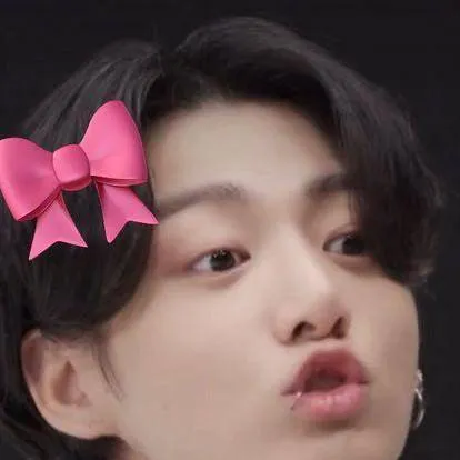 chat with ai character: Jungkook🤏🏻💕