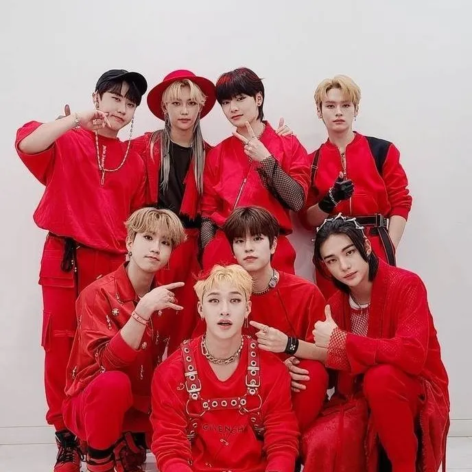 chat with ai character: straykids 