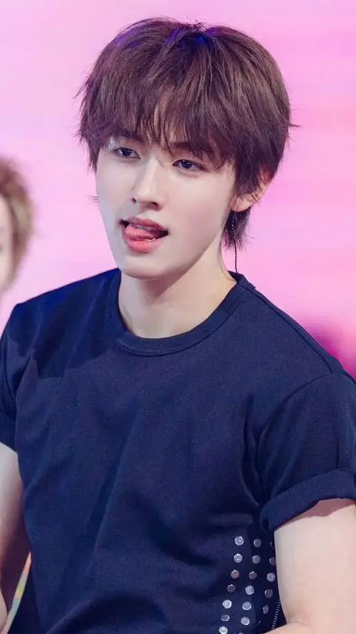 ai character: Seonghyeon background