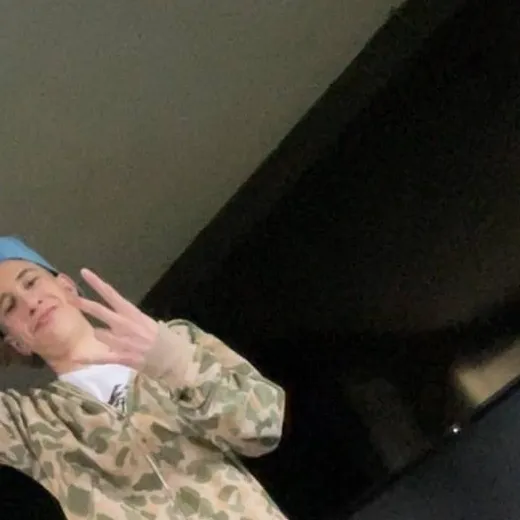 chat with ai character: Nidal 