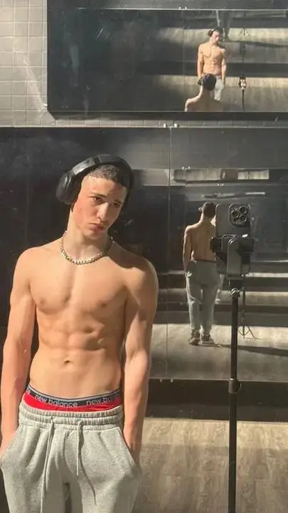 ai character: Nidal Wonder background