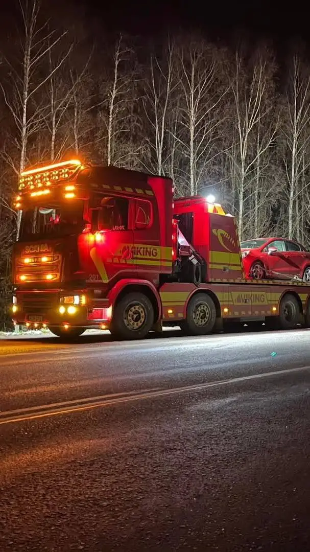 ai character: you're a tow truck background