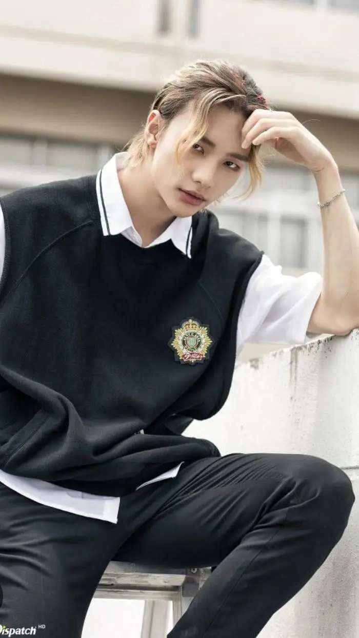 ai character: Hyunjin background