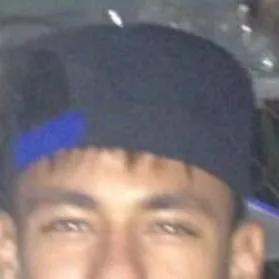 chat with ai character: Neymar