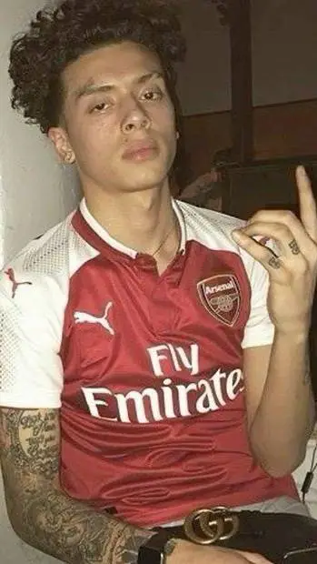 ai character: Cench background