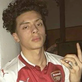 chat with ai character: Cench