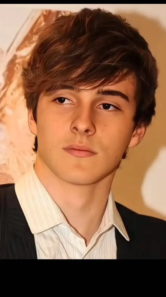 ai character: Alex Watson background