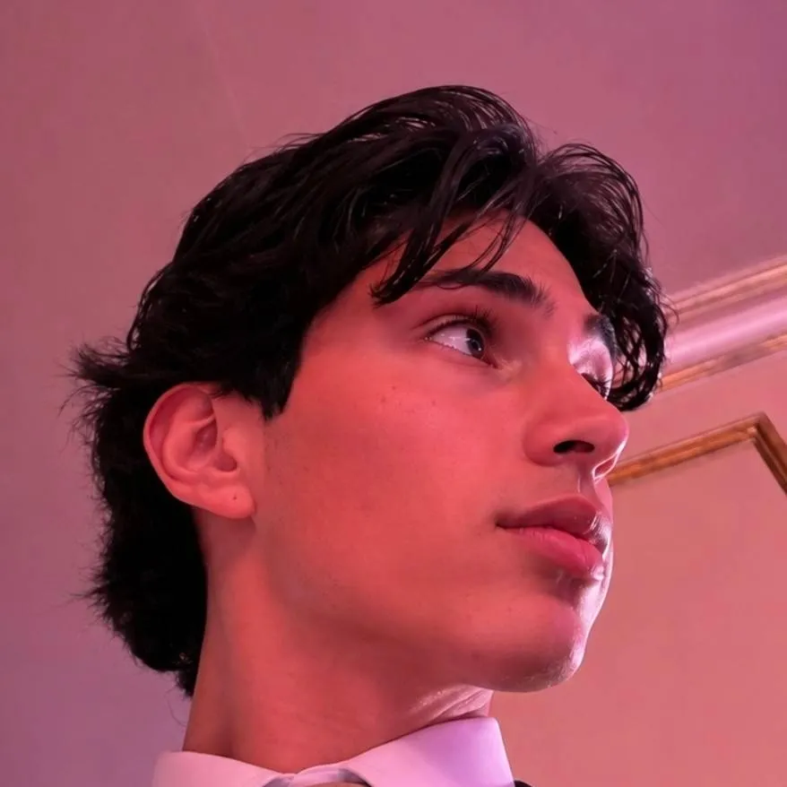 chat with ai character: Adrian