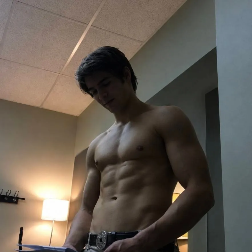 chat with ai character: Steven R. McQueen