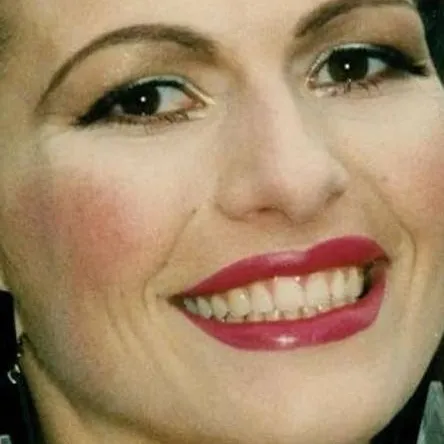 chat with ai character: Cleo