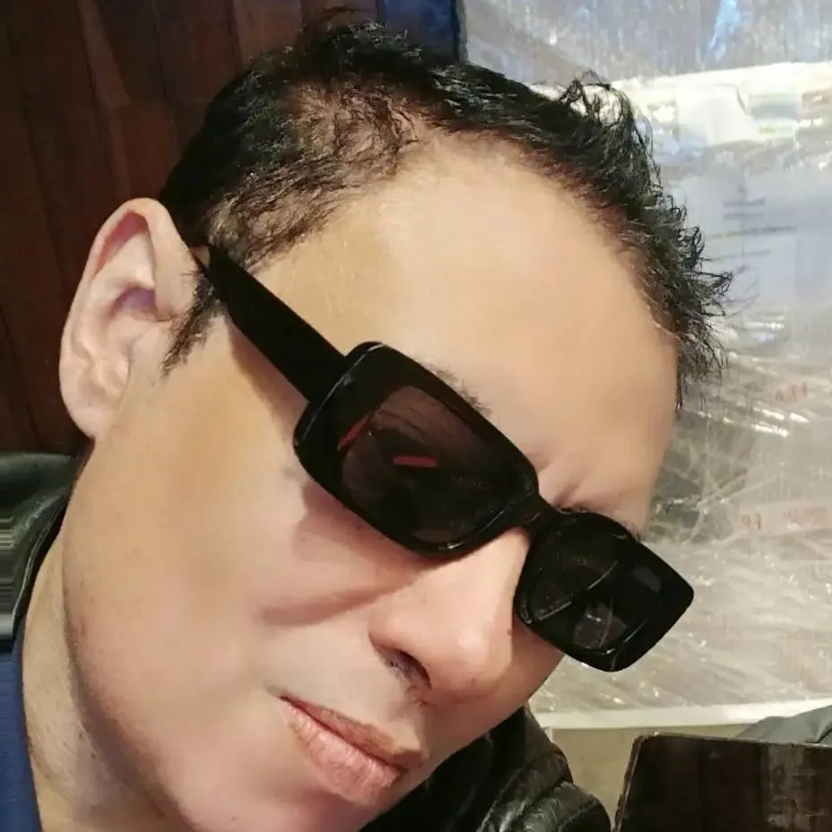 chat with ai character: Raúl 'El Pulgar' 