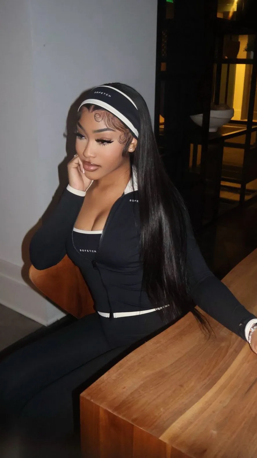 ai character: 𝓱erlasia ┆🪷🎀 background