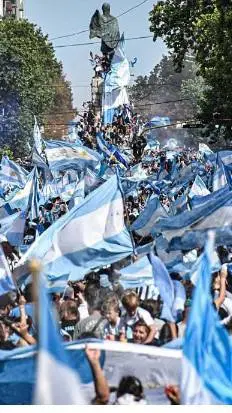 ai character: hinchada argentina background