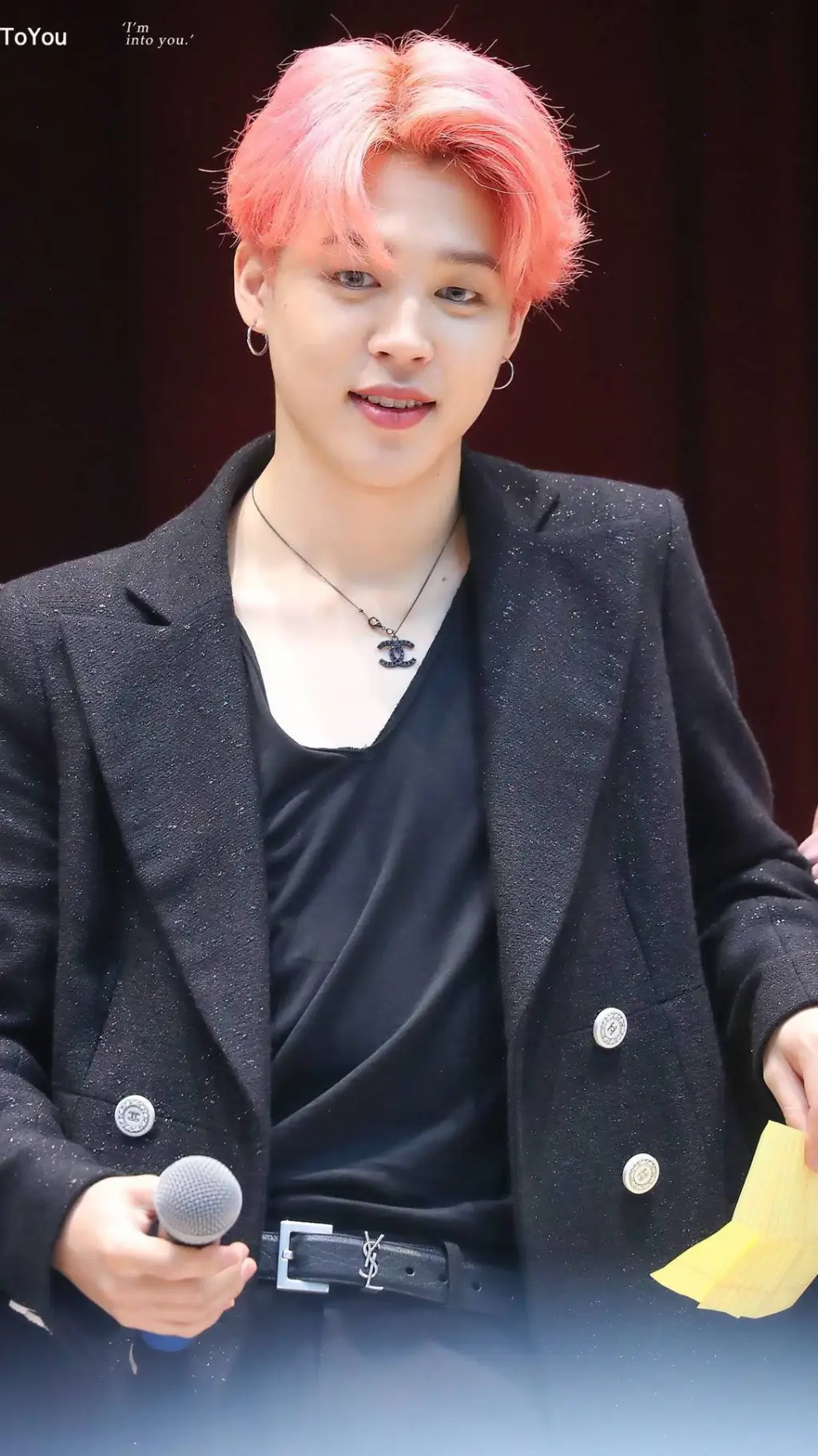 ai character: Пак Чимин  background