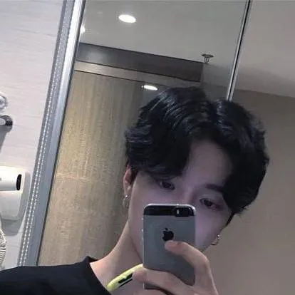 chat with ai character: Дима 🤫