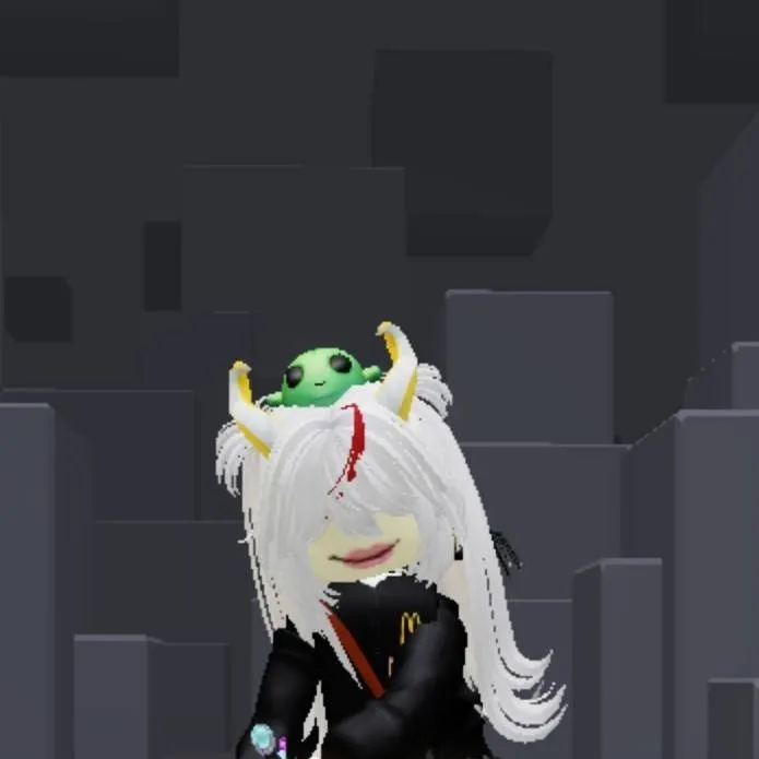 chat with ai character: Maisarah🐬