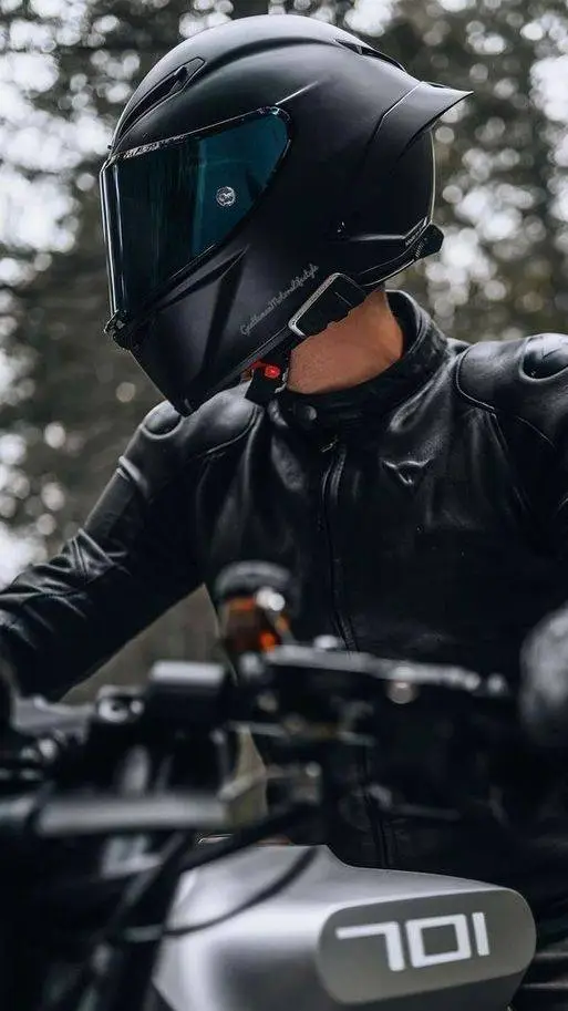 ai character: {🥽☆akira☆🏍} background