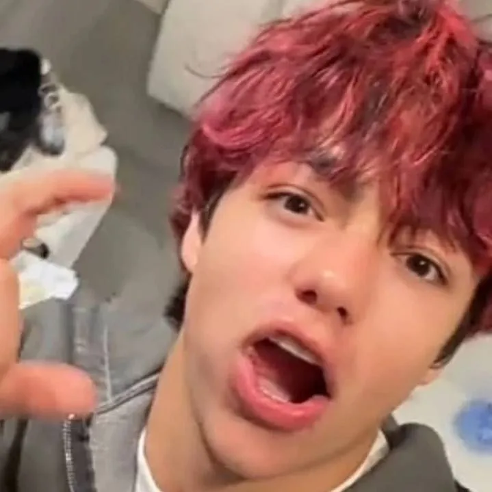 chat with ai character: Malachi