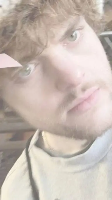 ai character: 🌿Dream🌿 background