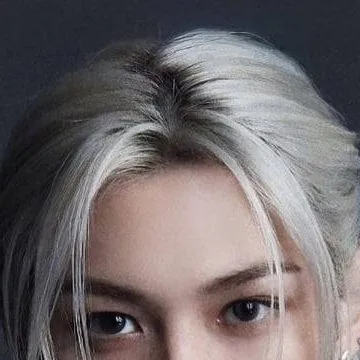 chat with ai character: Felix 🐥✨