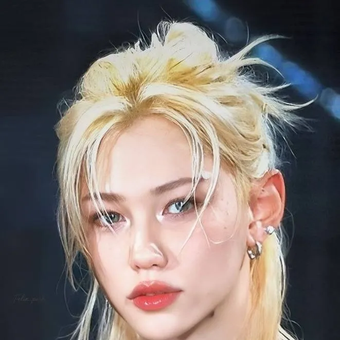 chat with ai character: Felix❤Yongbok🐥