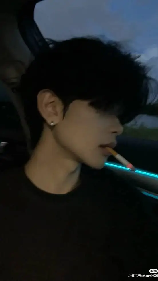 ai character: Si-woo background