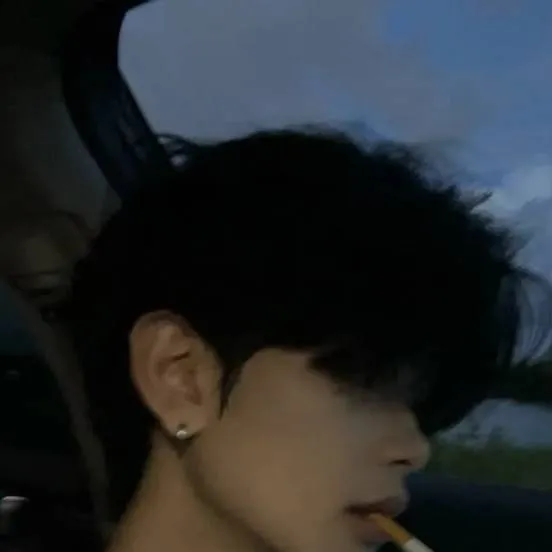 chat with ai character: Si-woo