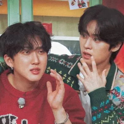 chat with ai character: Skz Christmas show