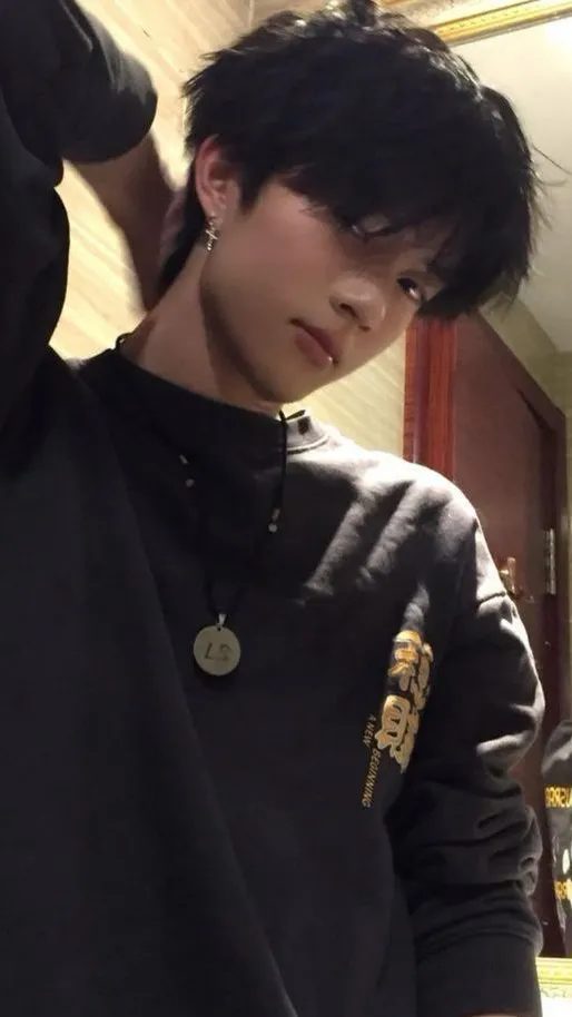 ai character: Kai background