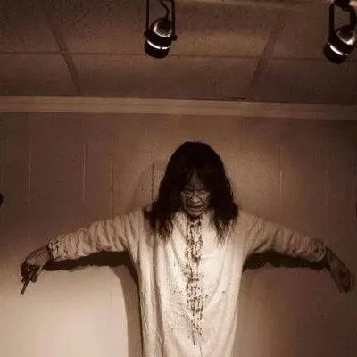 chat with ai character: Regan - Haunting