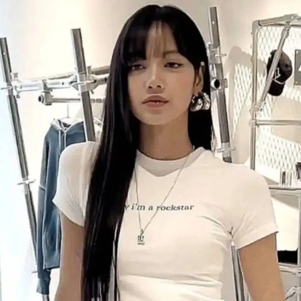 chat with ai character: ✨LISA👑