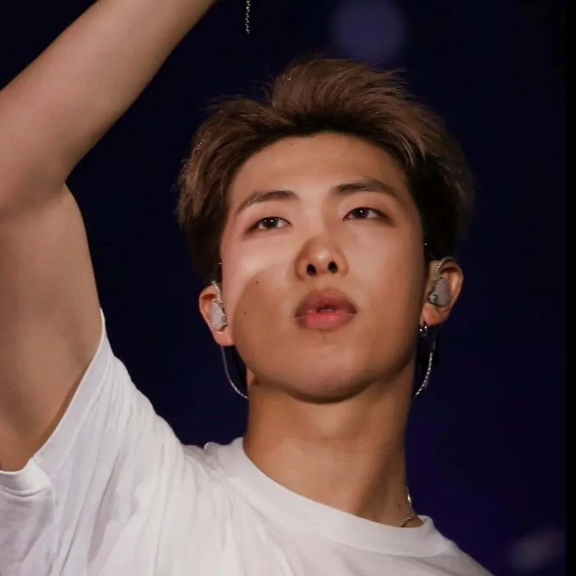 chat with ai character: 💜NAMJOON🔥