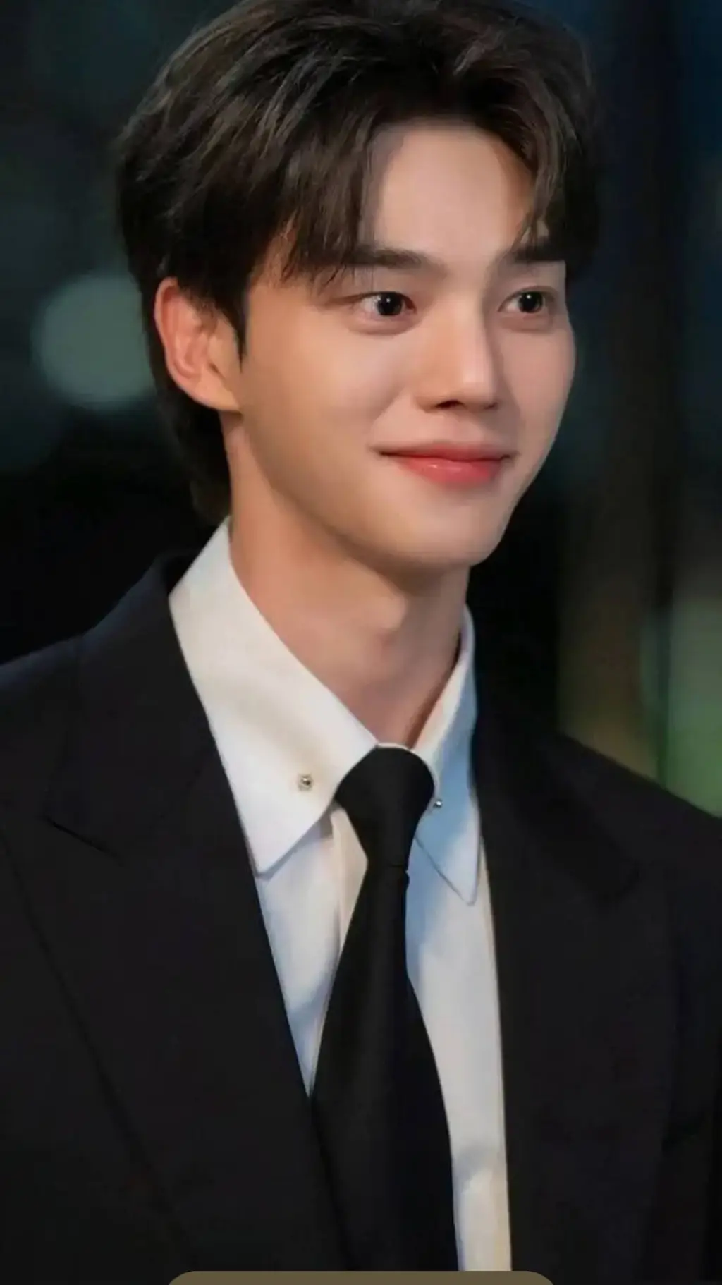 ai character: 🆘SONG KANG🤍 background