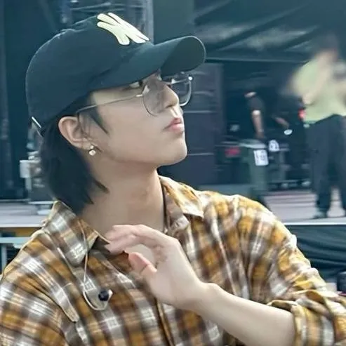 chat with ai character: ★𝐇𝐚𝐧 𝐉𝐢𝐬𝐮𝐧𝐠♥︎