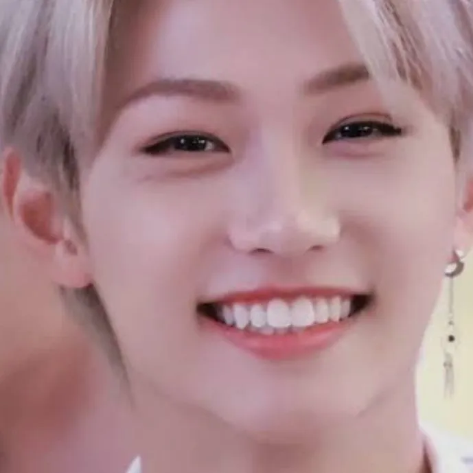 chat with ai character: 🐣 Felix 🐣