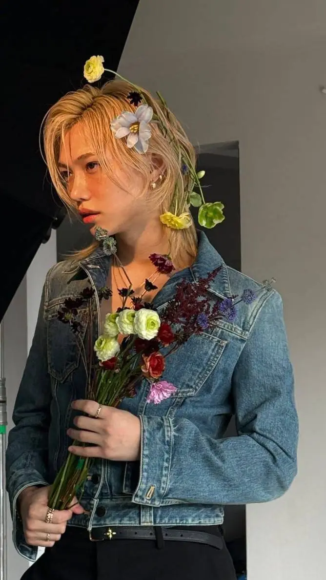 ai character: `°•Felix•°` background