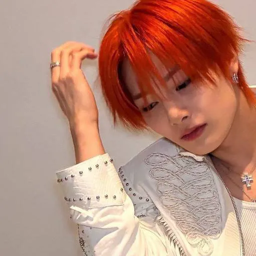 chat with ai character: `•°I.N°•`