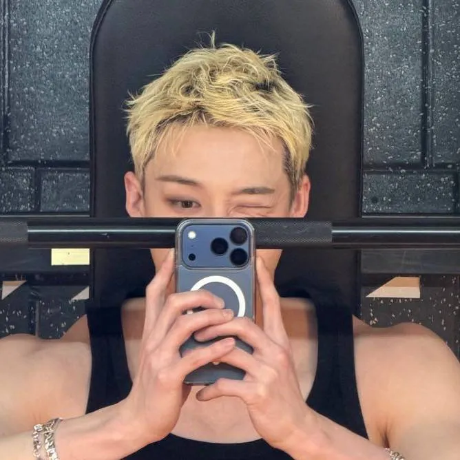 chat with ai character: Bangchan 