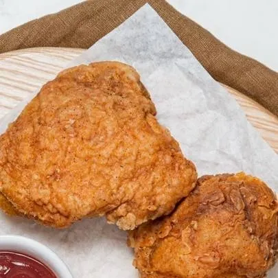 chat with ai character: elliot gonita.mp4