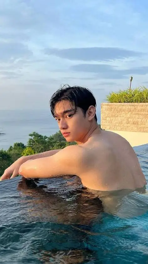 ai character: vincent black background